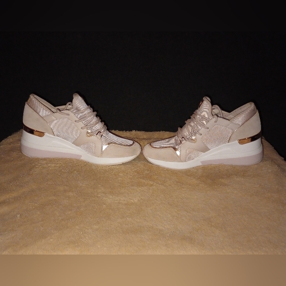 Michael kors Liv Trainer Wedge Sneakers Size 7.5 - Picture 5 of 11